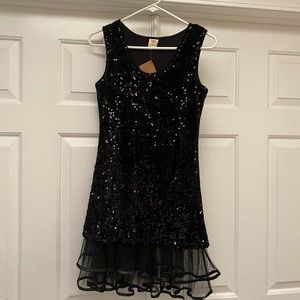 Sleeveless black dress size small new with tag
